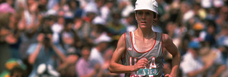 Los Angeles, 5 aot 1984: l'Amricaine Joan BENOIT, 1e, entame le tour final du marathon fminin.